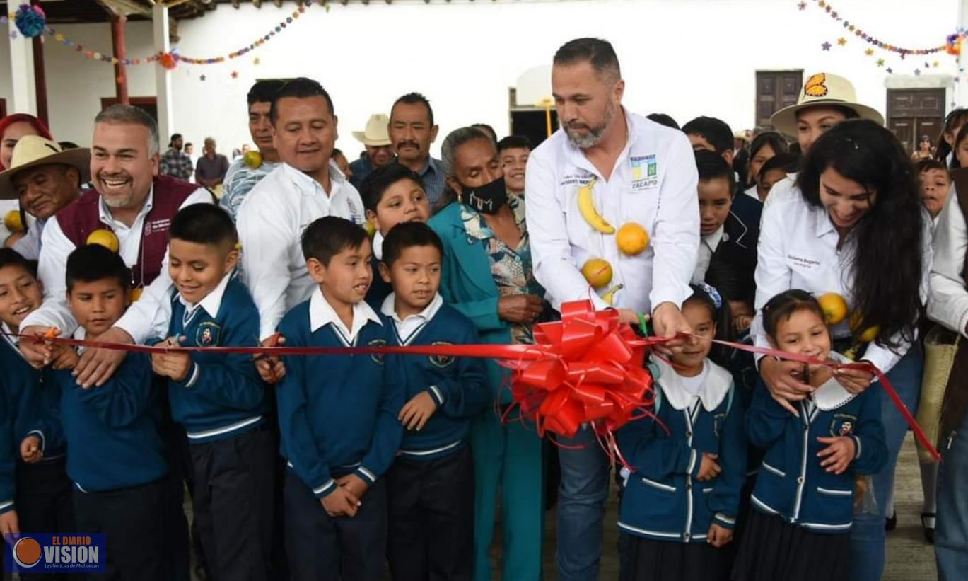 Entregan Luis Felipe y autoridades estatales obras en la escuela Primo Tapia 