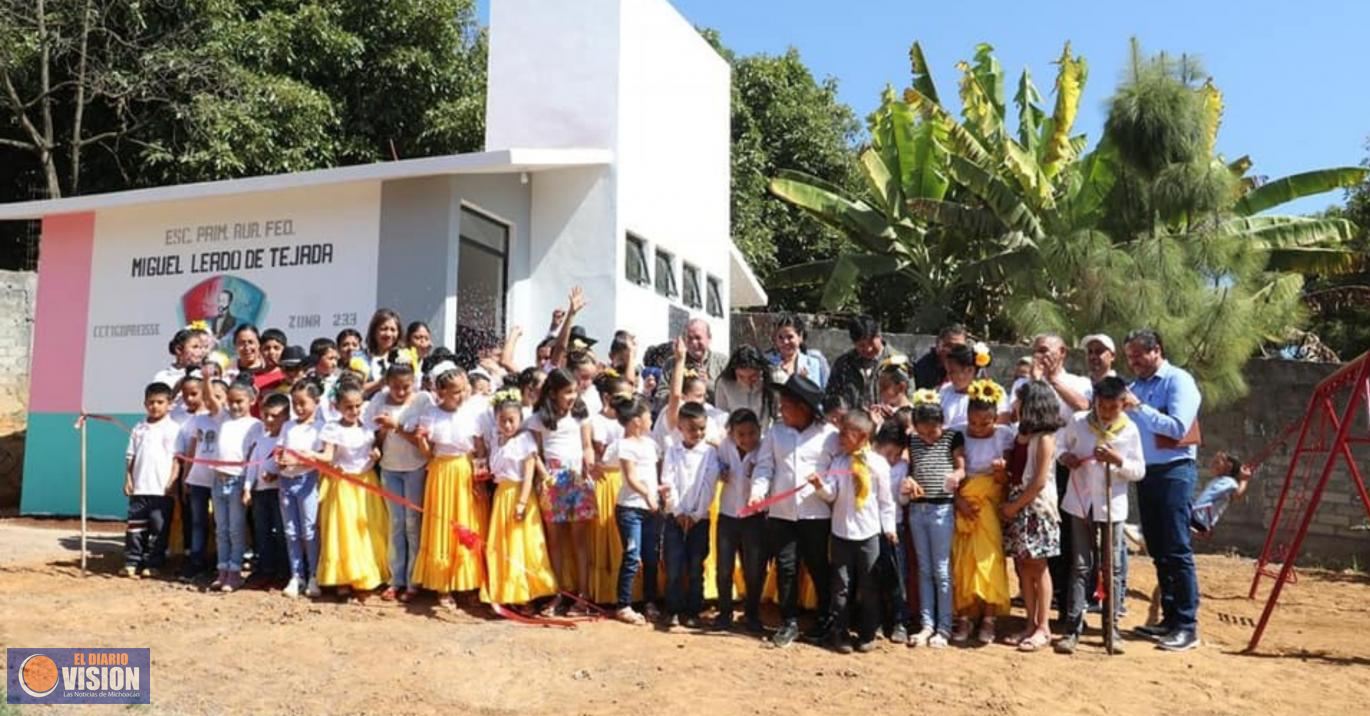 Inaugura Araceli Saucedo Reyes obra educativa en Tarascón
