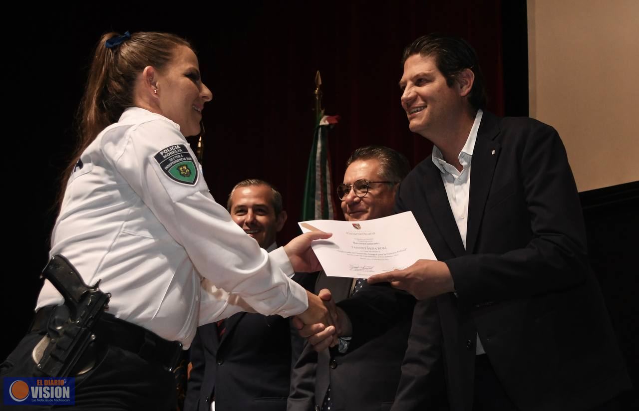 Refuerza Policía Morelia su formación académica