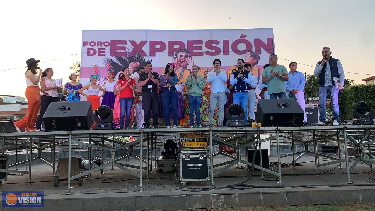 Realizan con éxito el foro de expresión juvenil