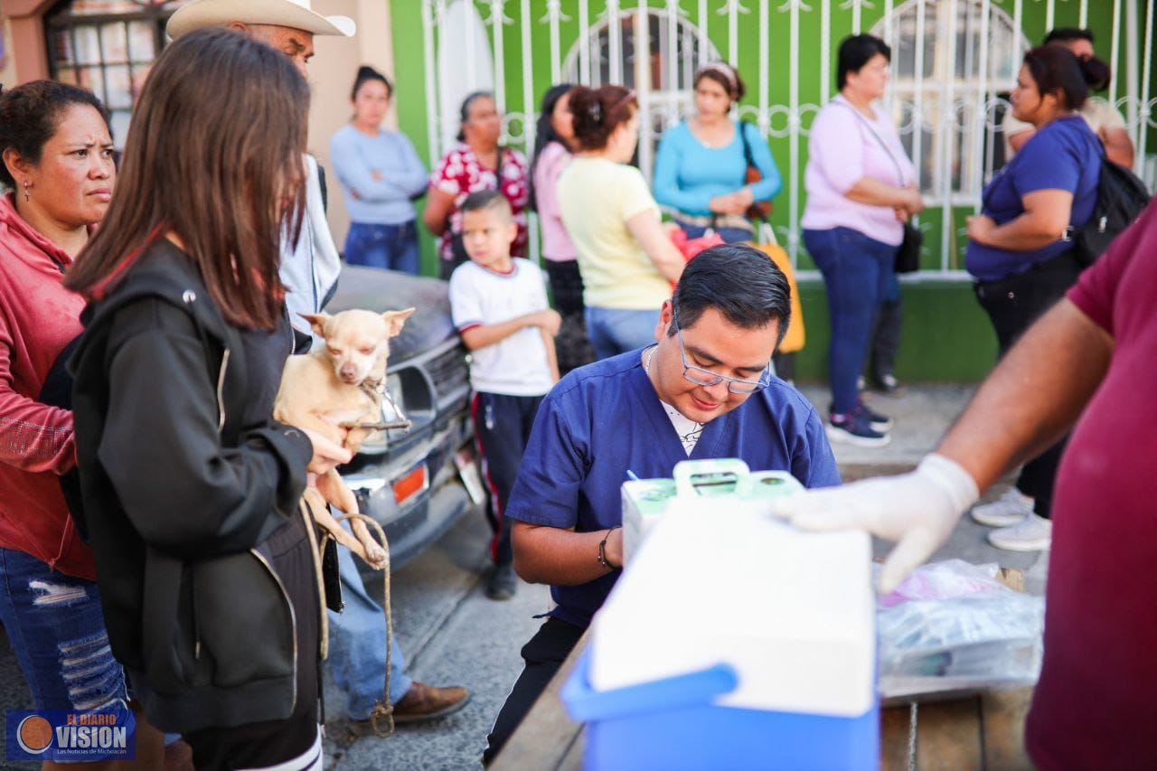 Refuerza DIF municipal atención en colonias de Uruapan