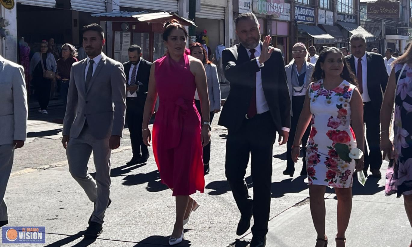 Alcalde Luis Felipe León Balbanera, encabeza colorido desfile de Primavera en Zacapu