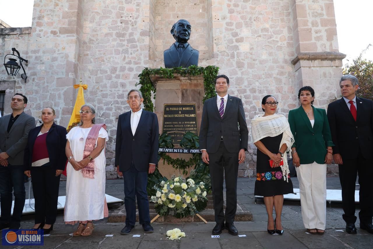 Alfonso Martínez conmemora aniversario luctuoso de Natalio Vázquez Pallares