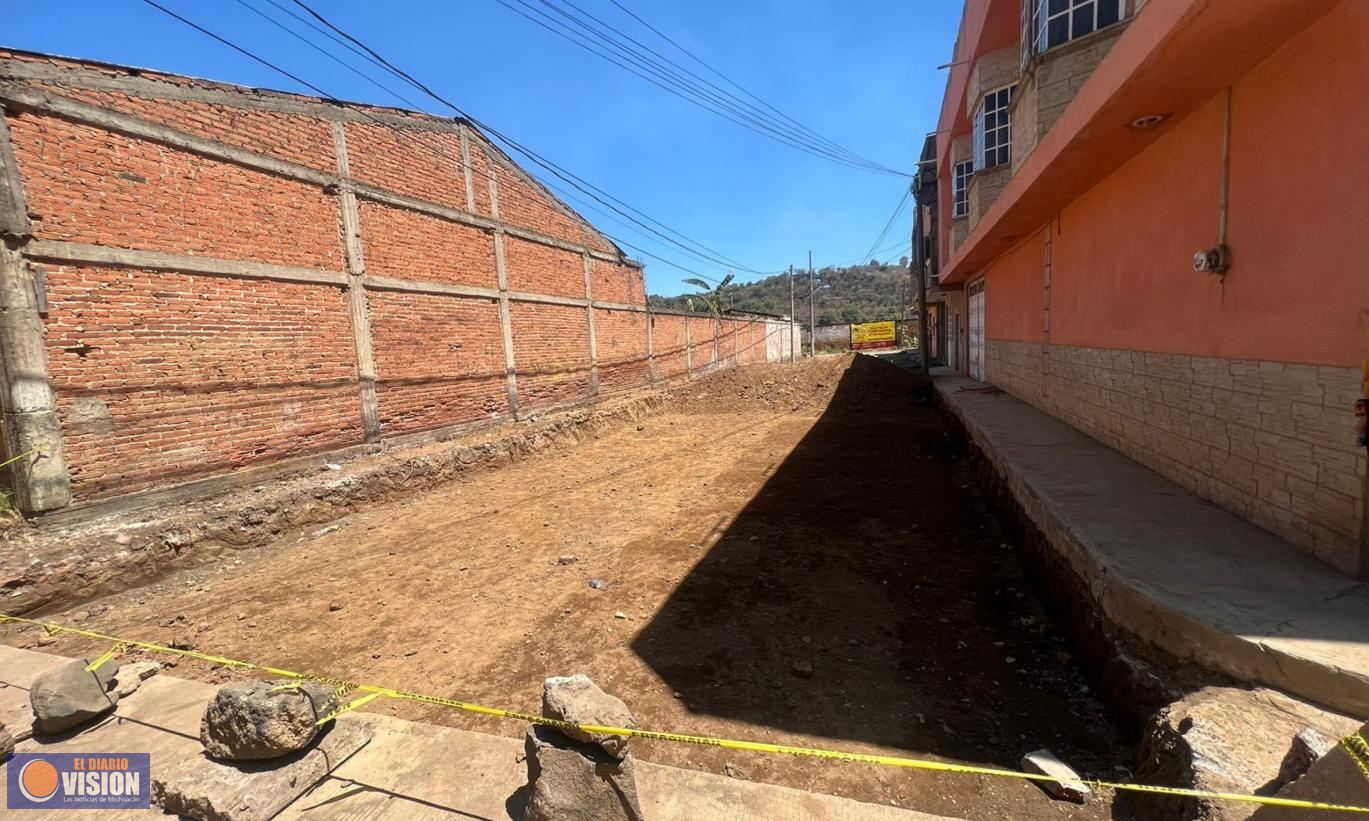  Avanza pavimentación con concreto hidráulico en la colonia Valle de Zacapu 