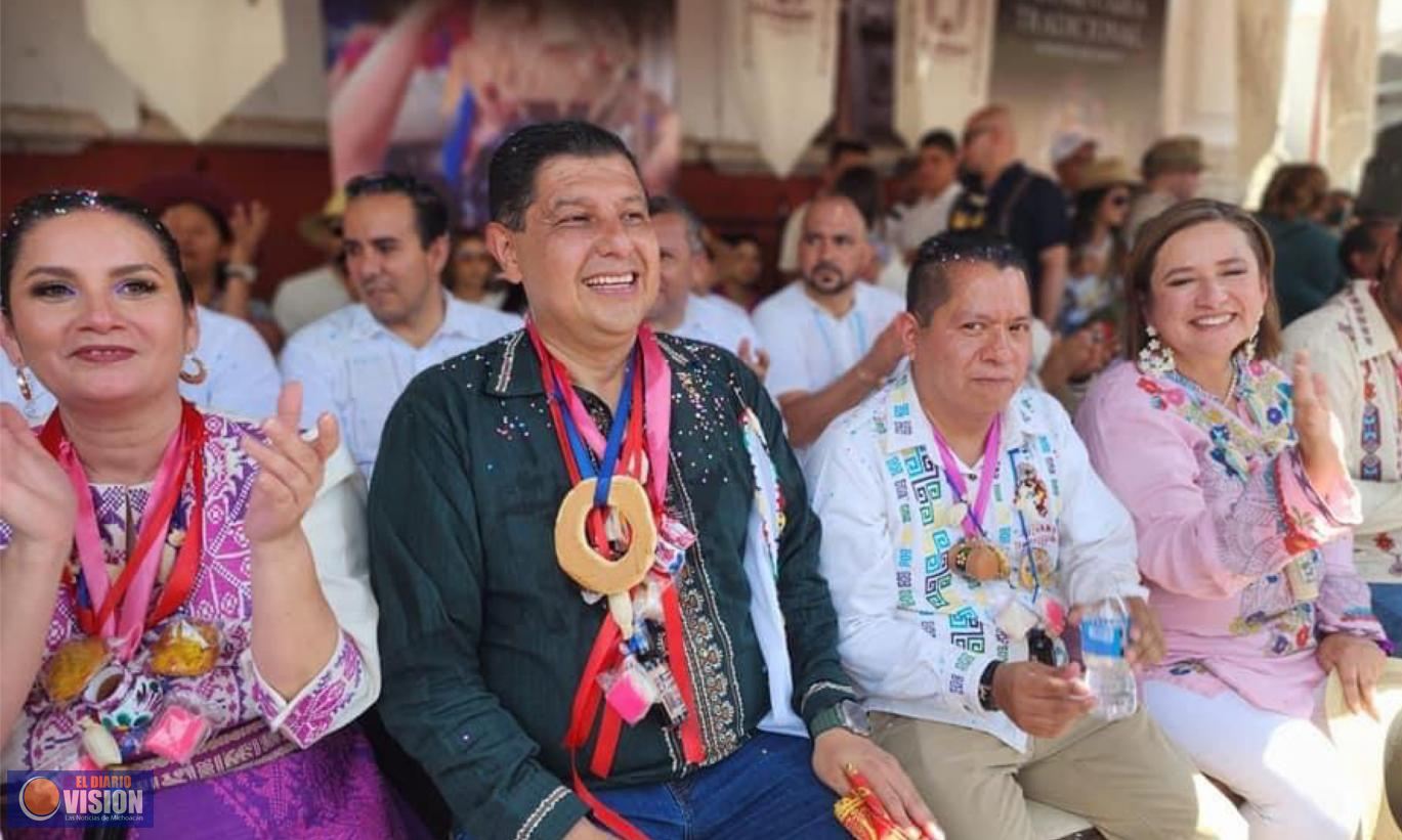 Inicia Tianguis Artesanal de Domingo de Ramos en Uruapan