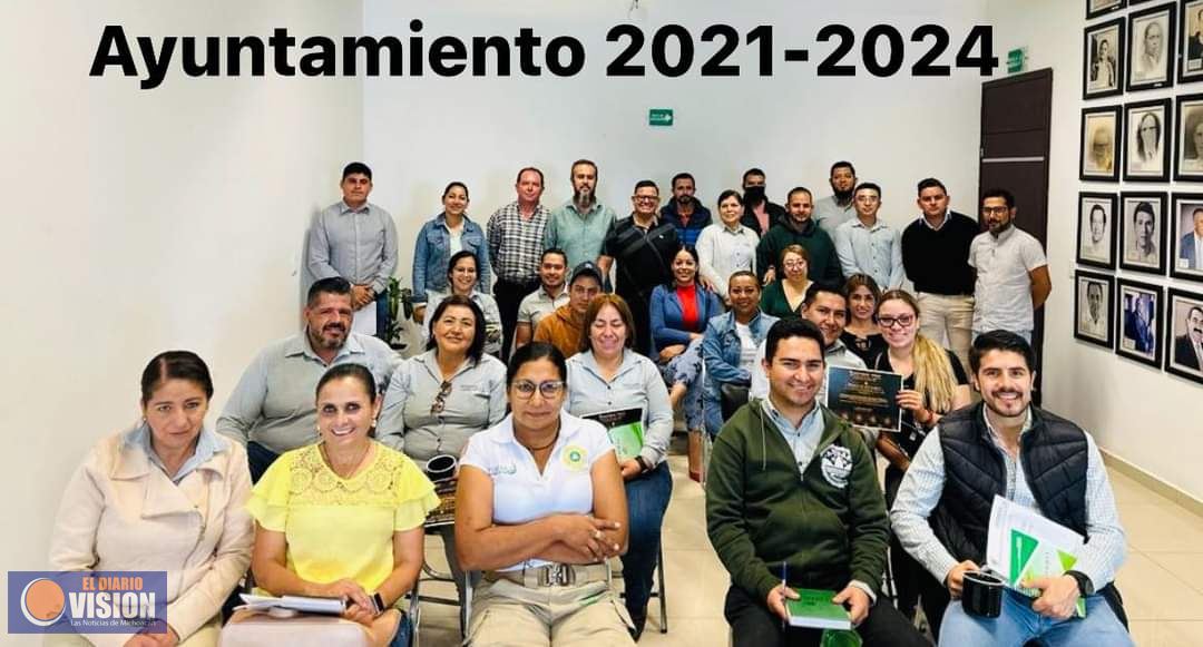 Alfredo Arroyo Arroyo, encabezó una reunión de trabajo con Directores y Coordinadores