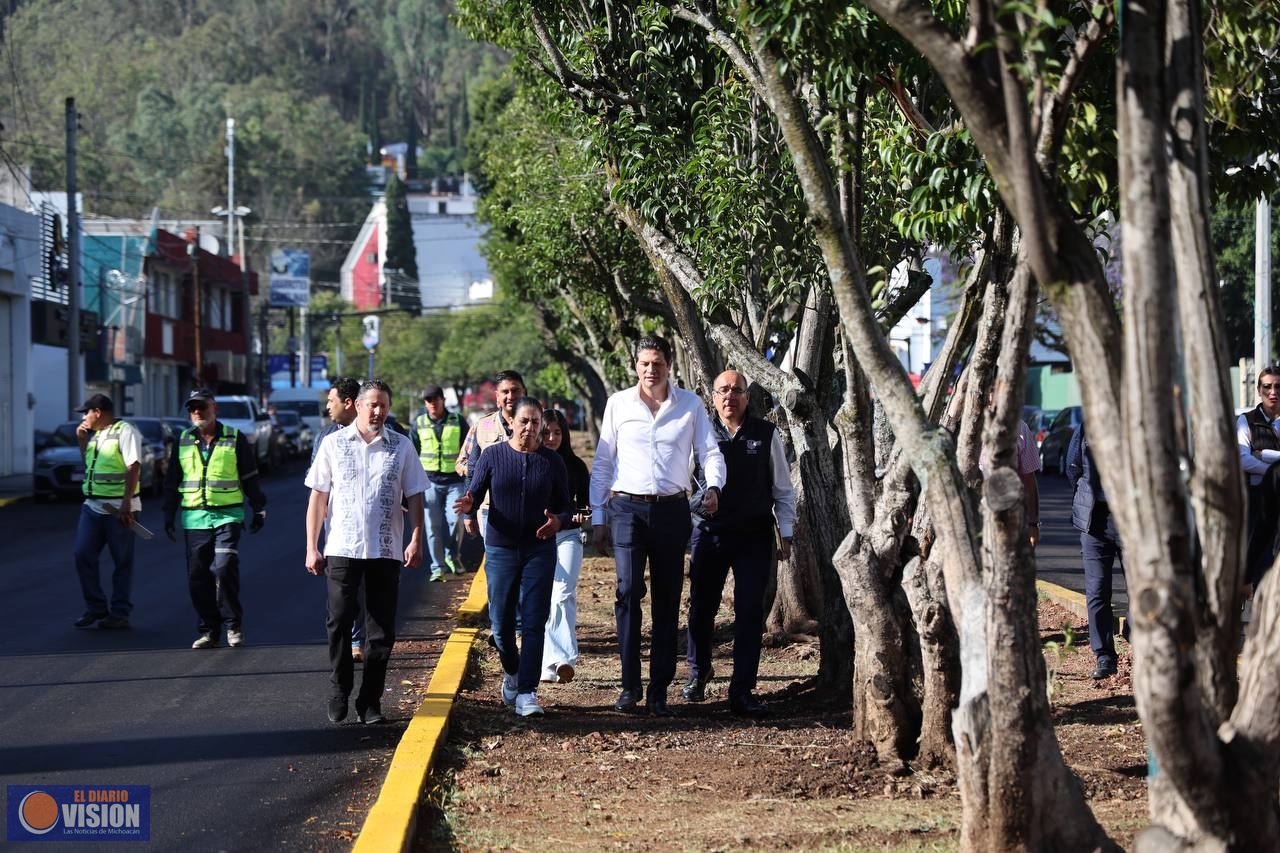 Alfonso Martínez supervisa reencarpetamiento de Avenida Sansón Flores