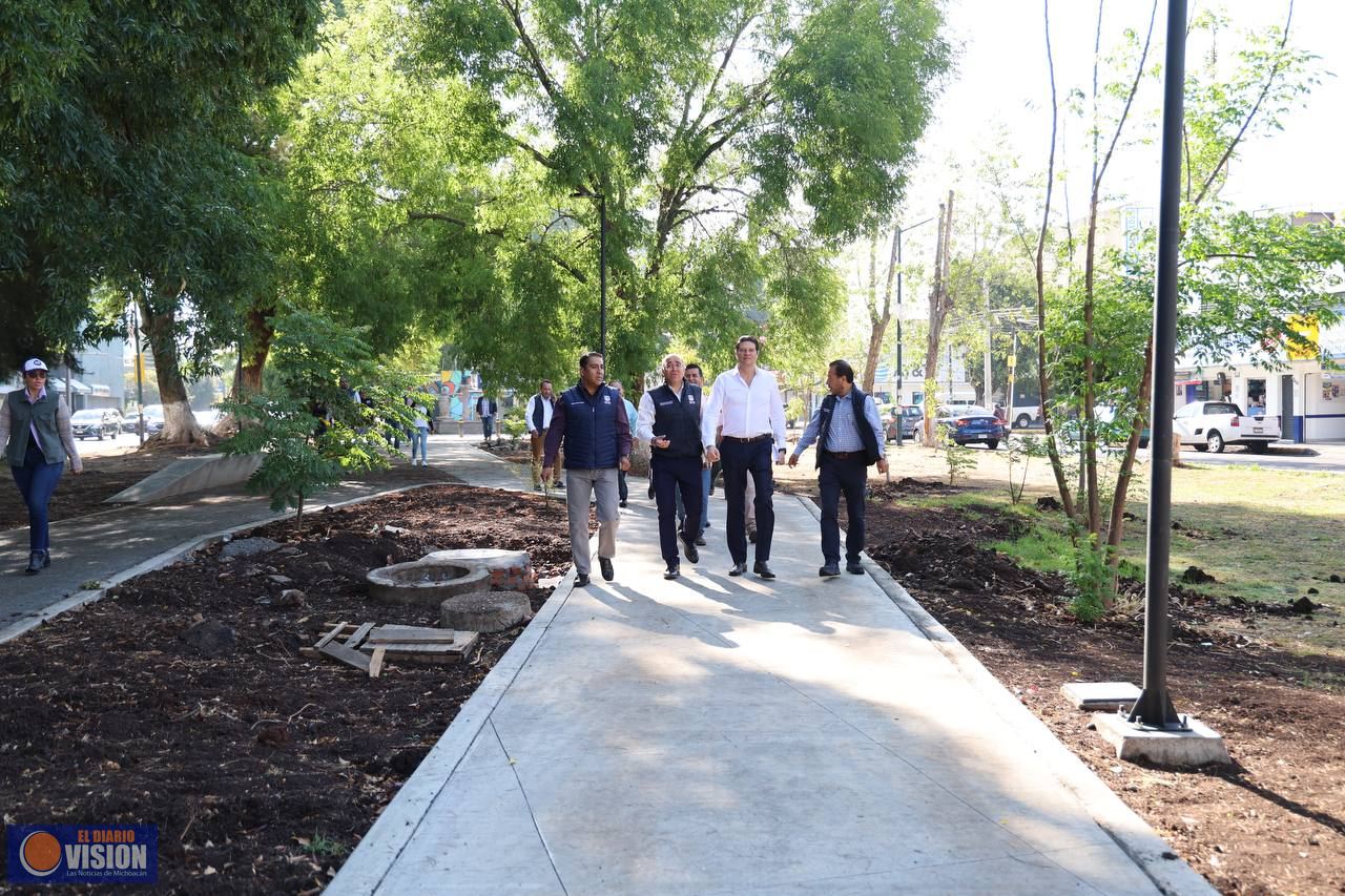 Alfonso Martínez recorre obra de Parque lineal del Boulevard García de León; registra 80% de avance
