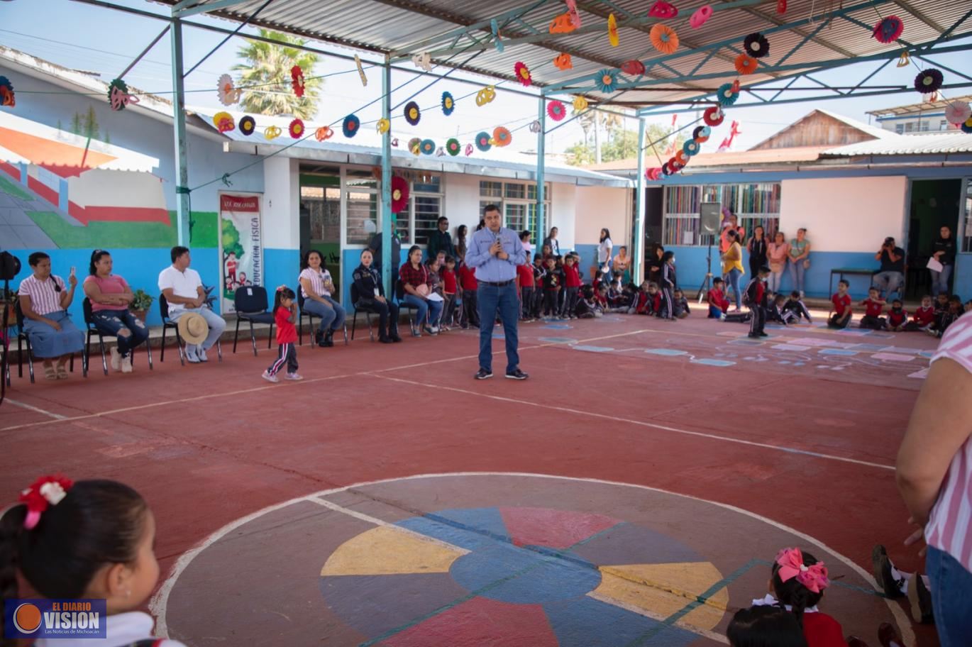 Nacho Campos ha establecido 89 patios pedagógicos en Uruapan