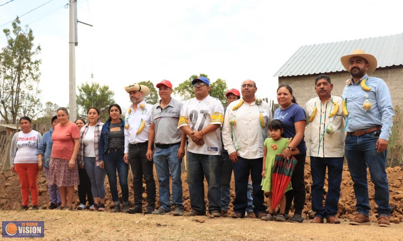Llevarán agua a la calle la palma de Naranja de Tapia