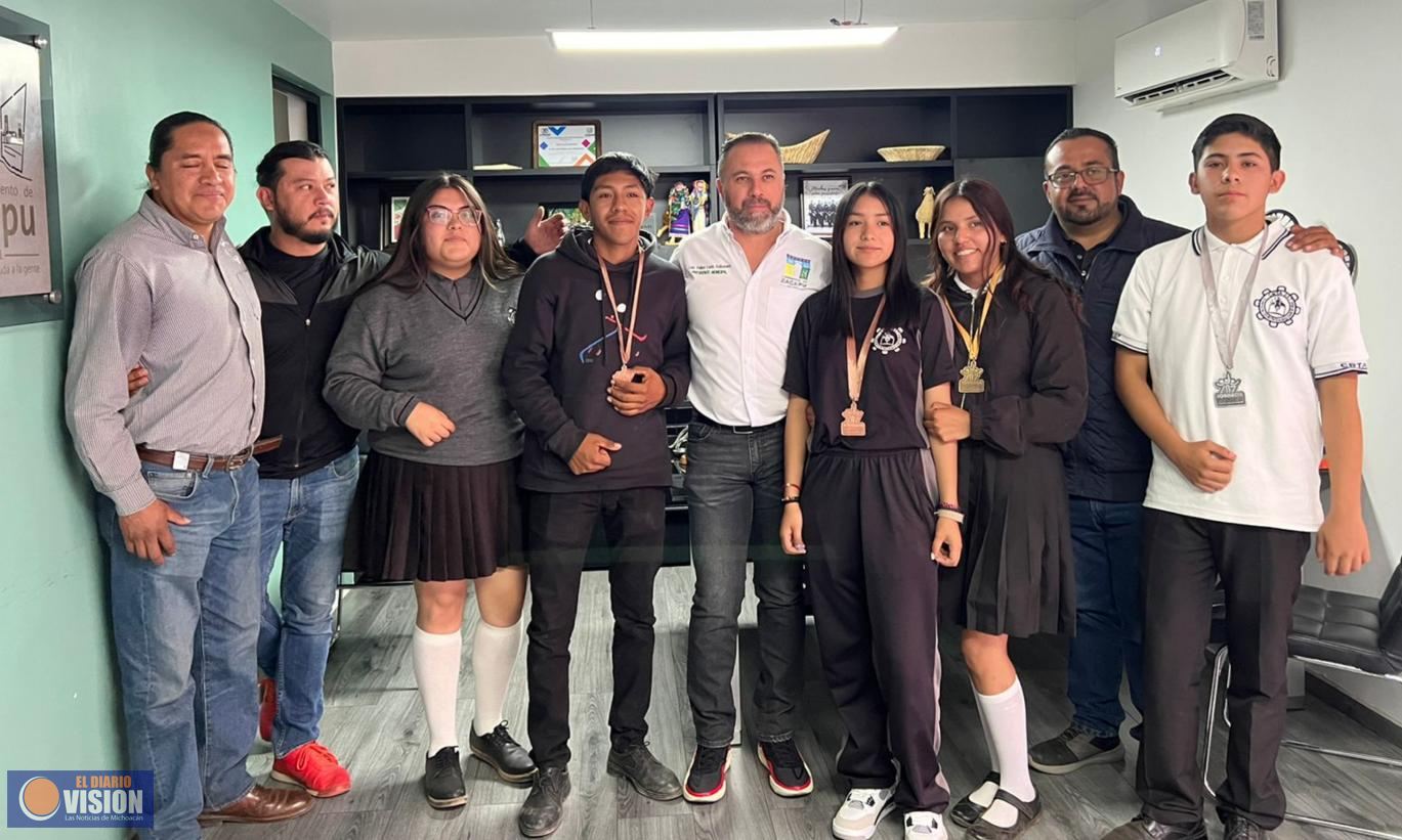 Alumnos y autoridades de CBTA agradecieron al presidente por su apoyo