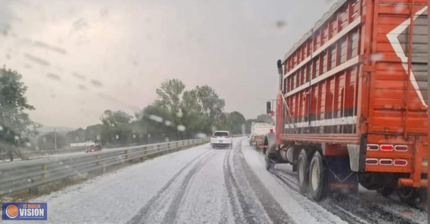 Granizada sorprende a habitantes de Lagunillas