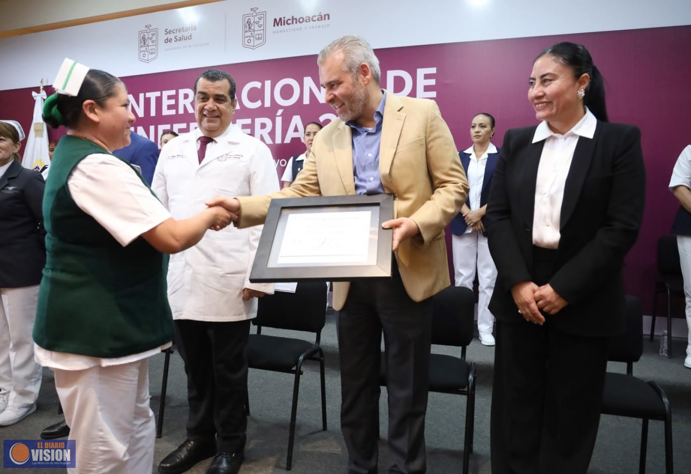 Reconoce Bedolla labor humanista de las y los enfermeros
