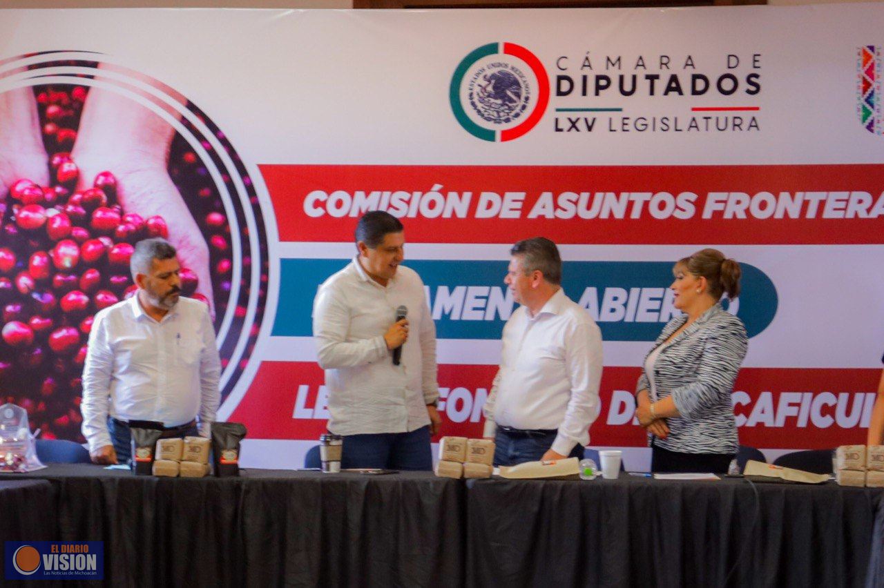 Nacho Campos, presente en el parlamento abierto para el fomento de la caficultura