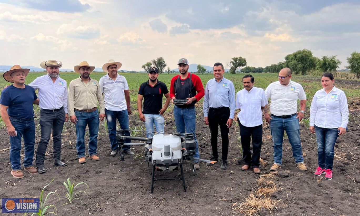 Entregan Drone agrícola al ejido de la Cofradía en Zacapu