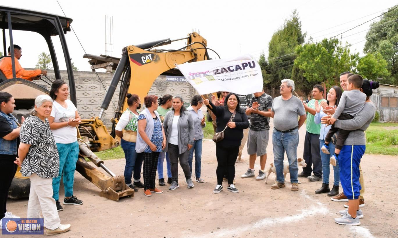 Dan banderazo de arranque de obra en Col. Angostura