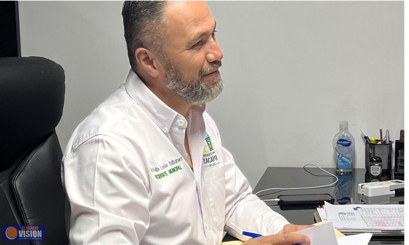 Continúa alcalde León Balbanera, brindando apoyo a escuelas secundarias