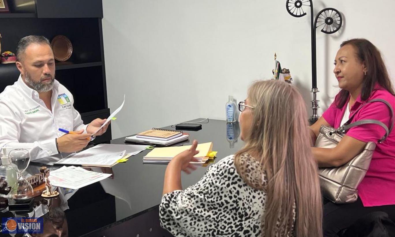 Alcalde León Balbanera, fomenta la participación y comunicación con el sector educativo