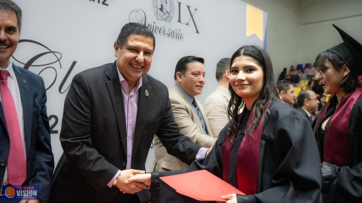 Encabeza Nacho Campos ceremonia de graduación de 320 alumnos de la EPLER 