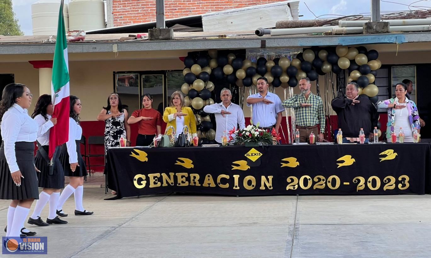 Alcalde León Balbanera, apadrina Generación de Telebachillerato en colonia Eréndira