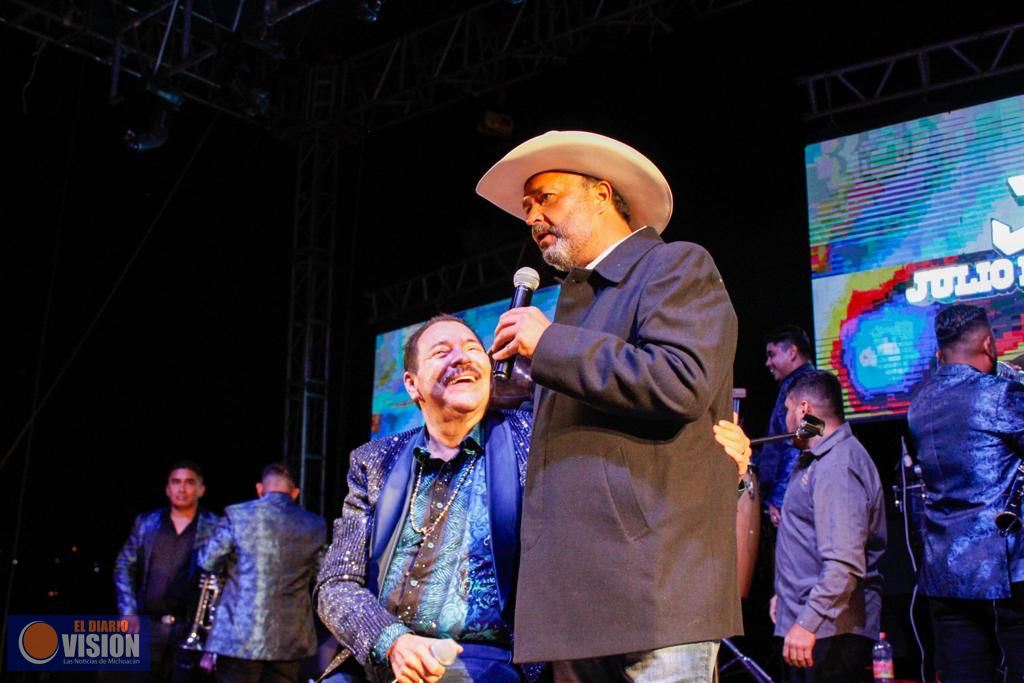Julio Preciado cierra este gran festejo ante más de 15 mil asistentes