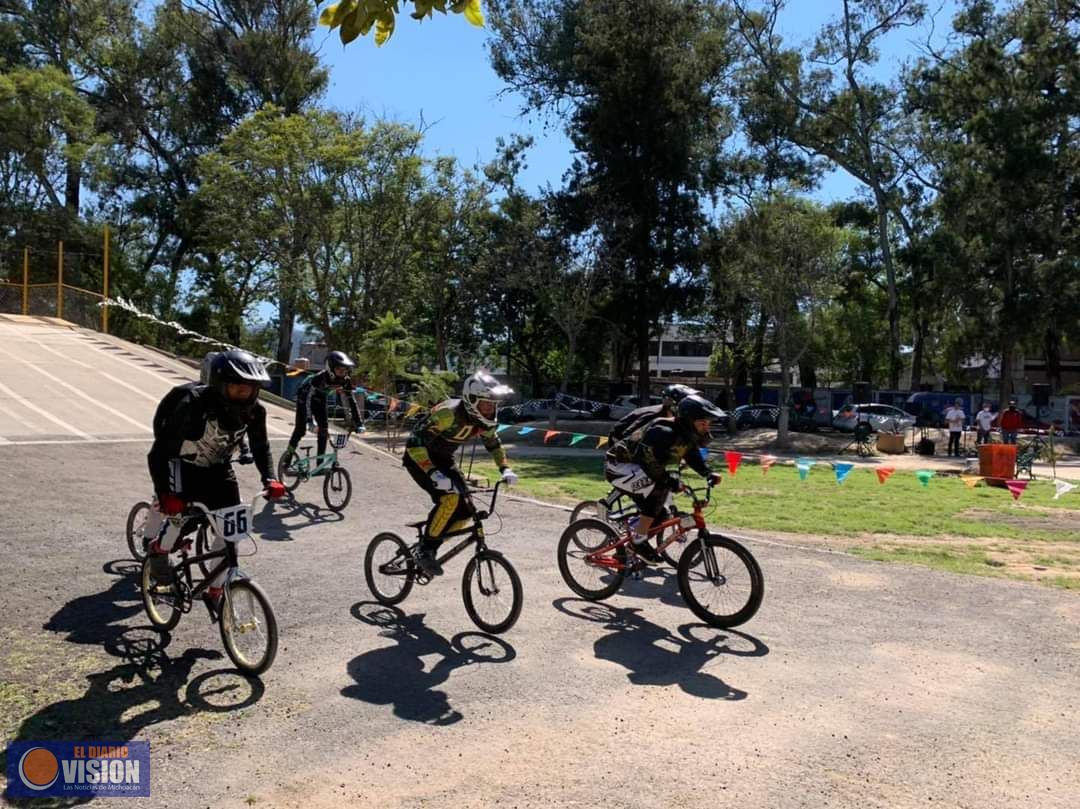 Con 5 medallas regresa la Liga Michoacana de BMX