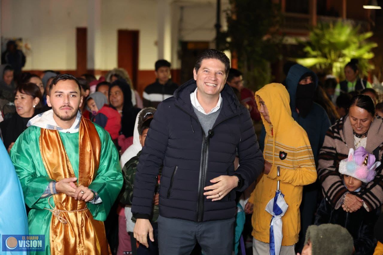 Santiago Undameo se llena de fiesta con Posada Navideña