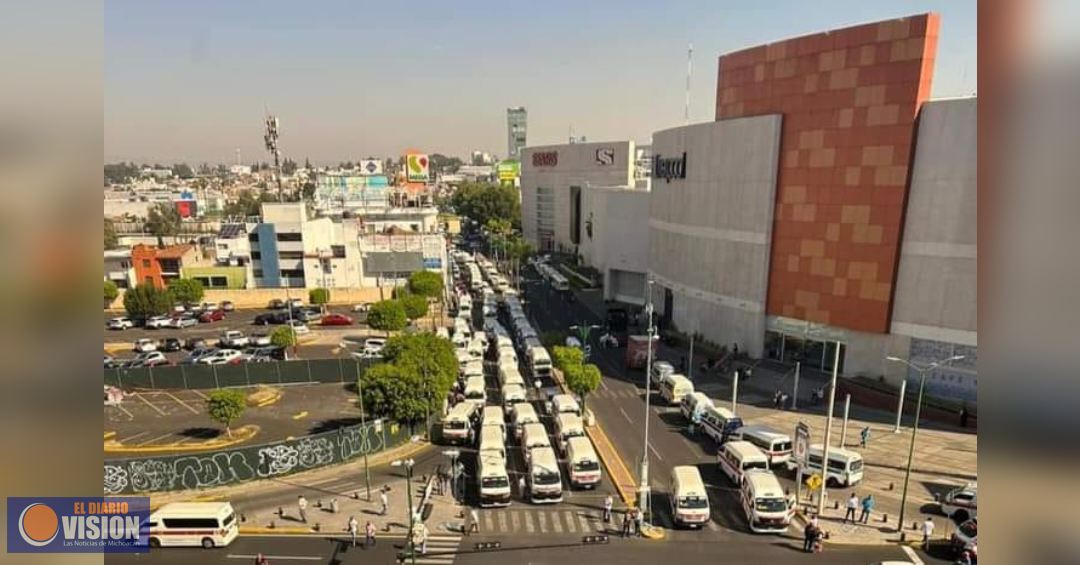 Transportistas se manifiestan en contra de la Ley Estatal de Movilidad