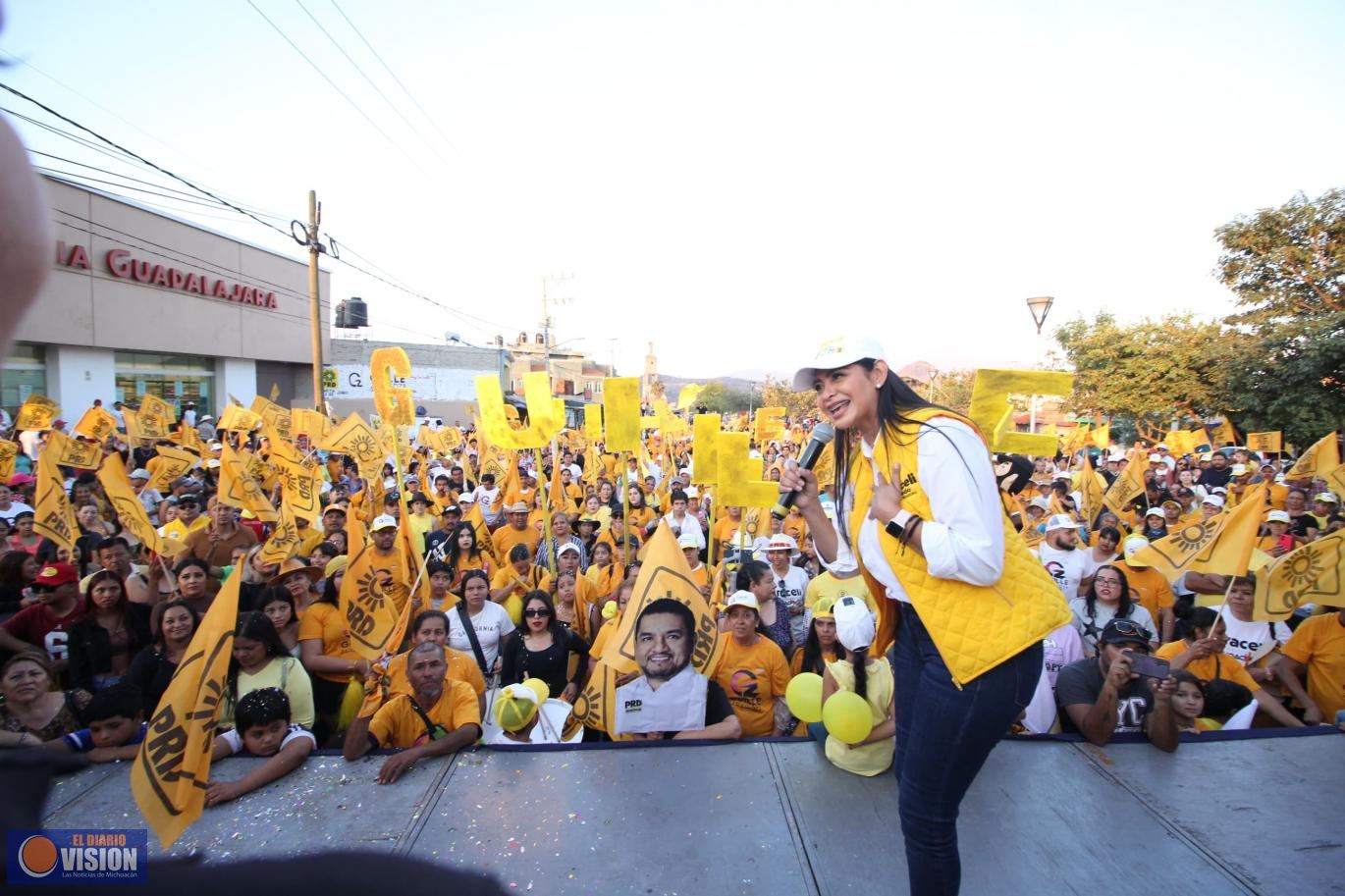 Con propuesta y diálogo,  Araceli Saucedo se consolida entre las preferencias del electorado