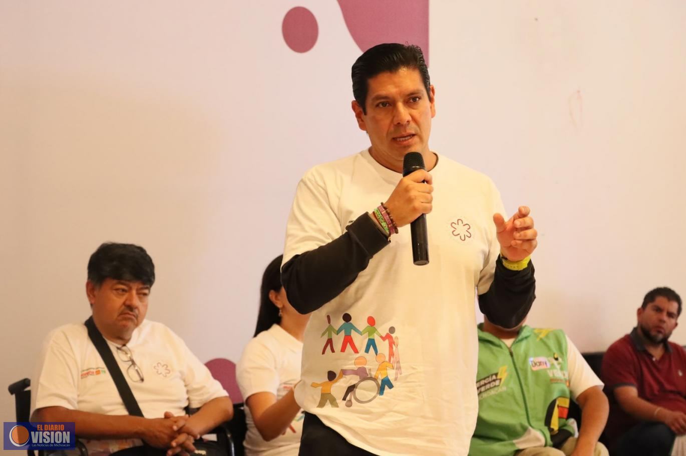Firma “Neto” Núñez compromiso de respaldo a personas con discapacidad