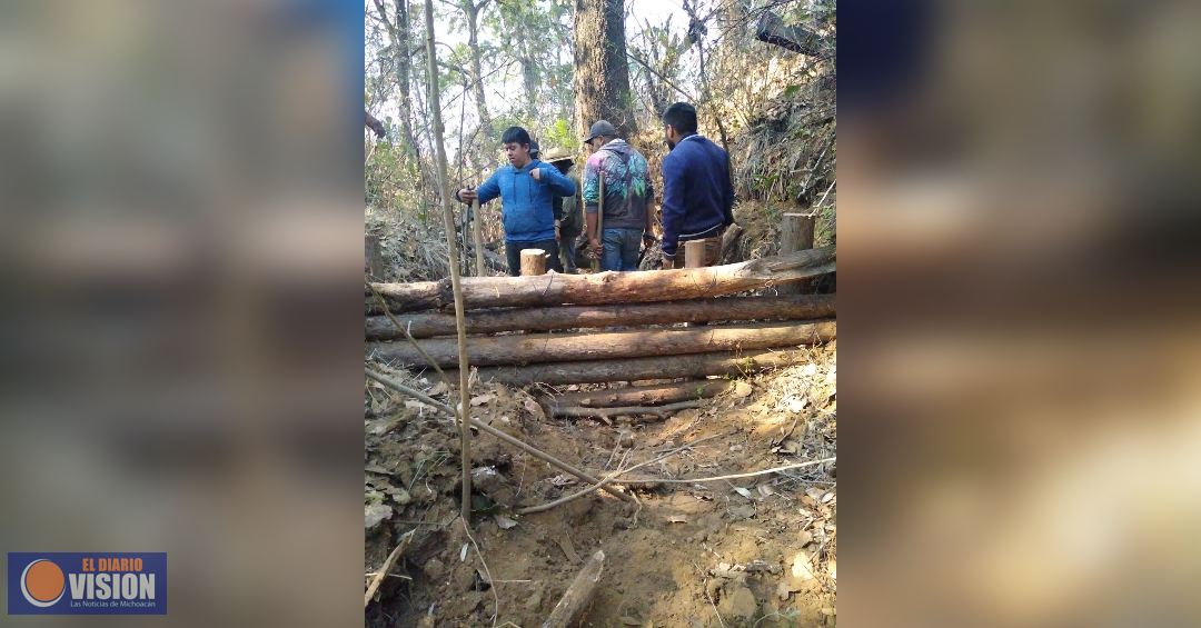 Con obras antiazolve ejidatarios de Erongarícuaro se suman al rescate del lago de Pátzcuaro