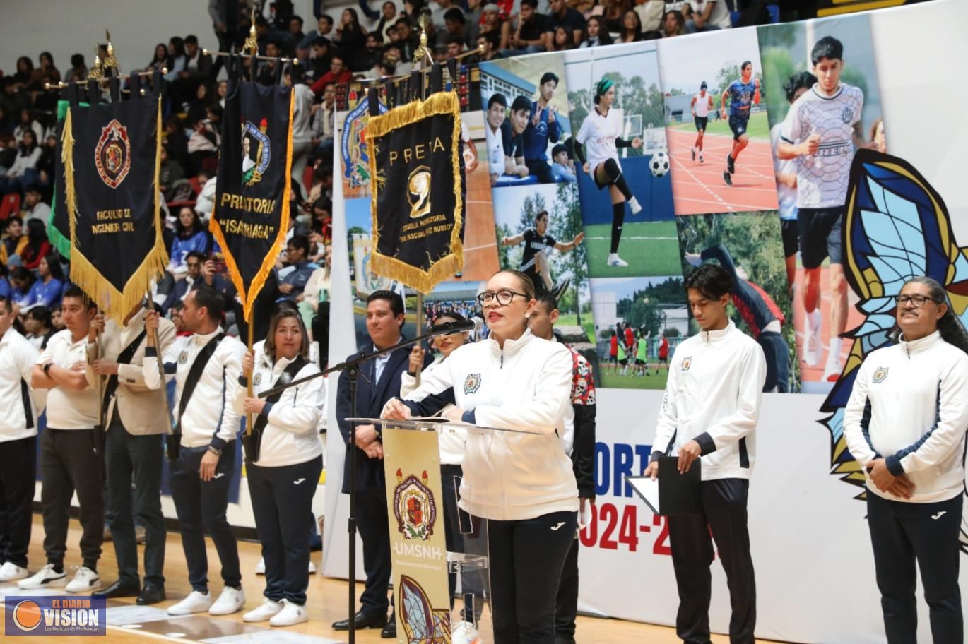 Yarabí Ávila pone en marcha la fiesta deportiva en la UMSNH con más 6 mil jóvenes