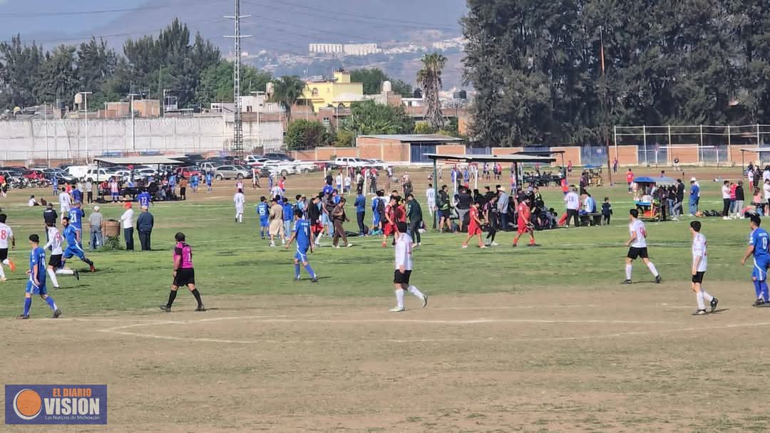 Encuentran vehículo de quienes balearon a 5 hombres en Canchas de Policía y Tránsito de Morelia