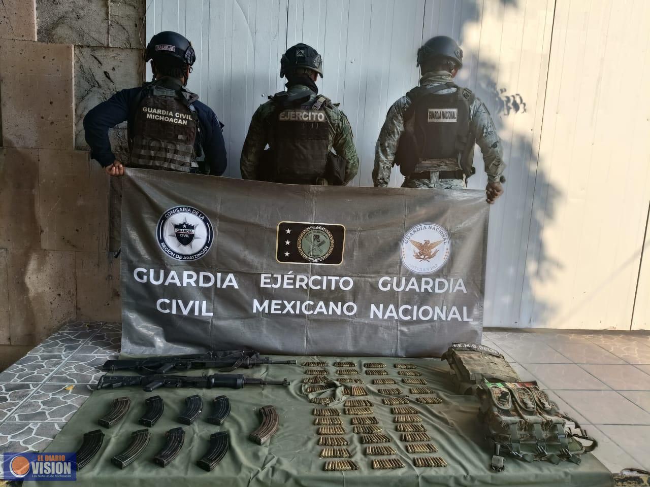 En Apatzingán, fuerzas estatales y federales aseguran explosivos, fusiles y 380 cartuchos: SSP