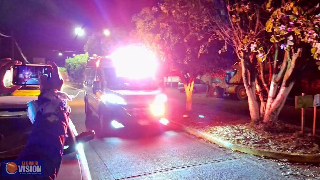 Delincuentes balean a joven y a una niña, en Caltzontzin 