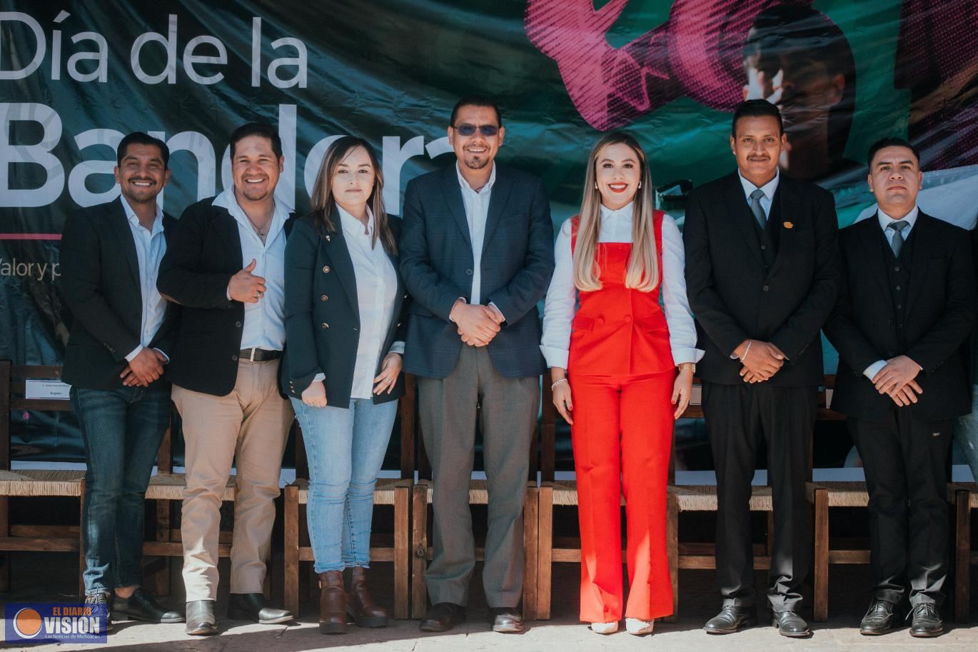 Celebra Dayana Pérez acto conmemorativo a la Bandera de México