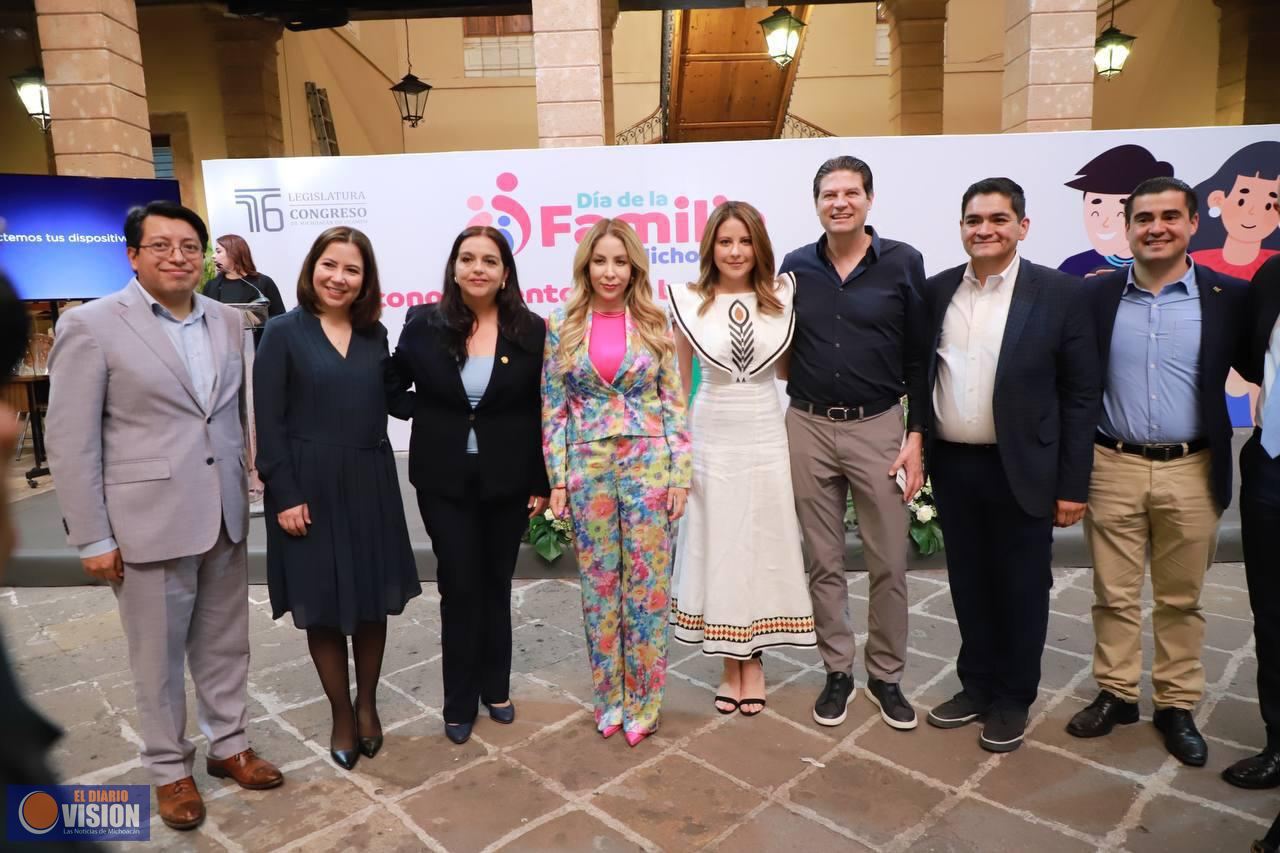 Congreso del Estado reconoce a Paola Delgadillo por Centros Spot