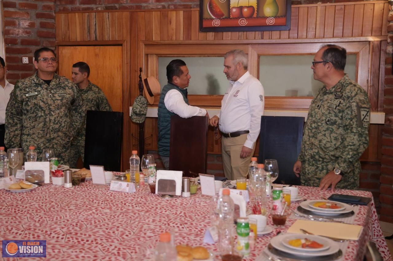 Encabeza Bedolla reunión de seguridad en Apatzingán