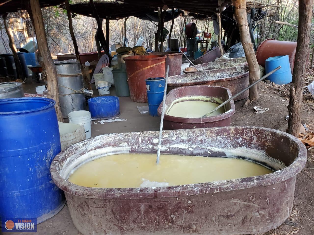 Duro golpe al narco; aseguran laboratorio y 100 kg de mentanfetamina: SSP