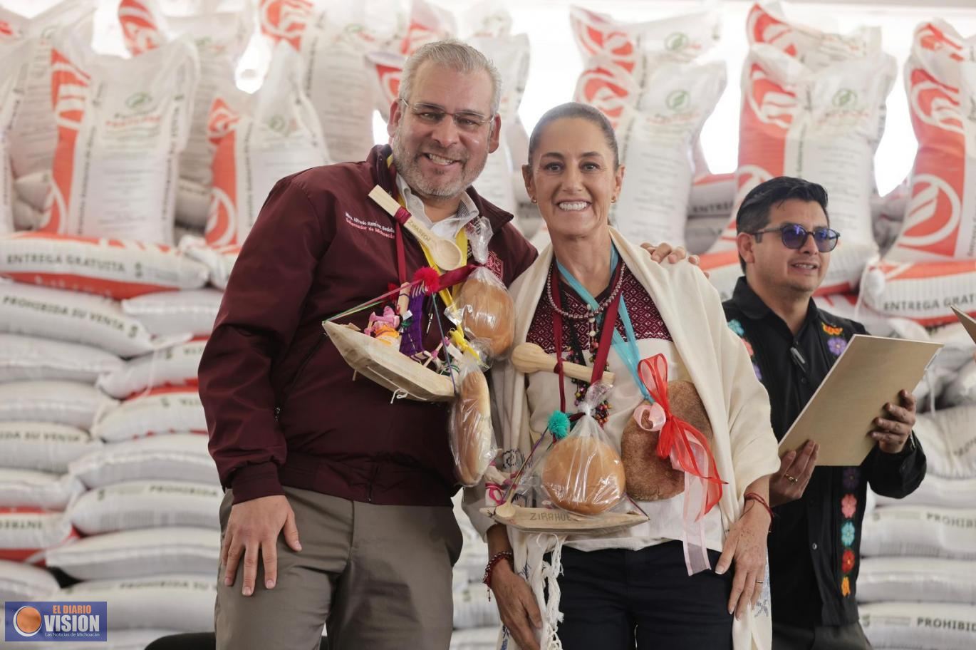 Entrega de fertilizantes gratuitos con avance del 80%: Bedolla