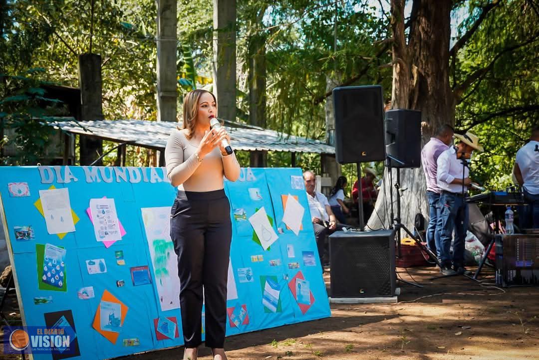Conmemora Graciela Hernández Arreola, el Día Mundial del Agua en la comunidad de El Capote 