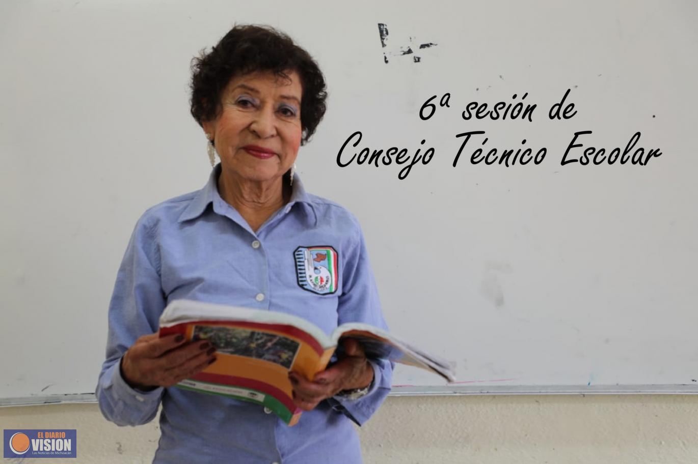 Docentes michoacanos reciben mensaje de Sheinbaum en Consejo Técnico