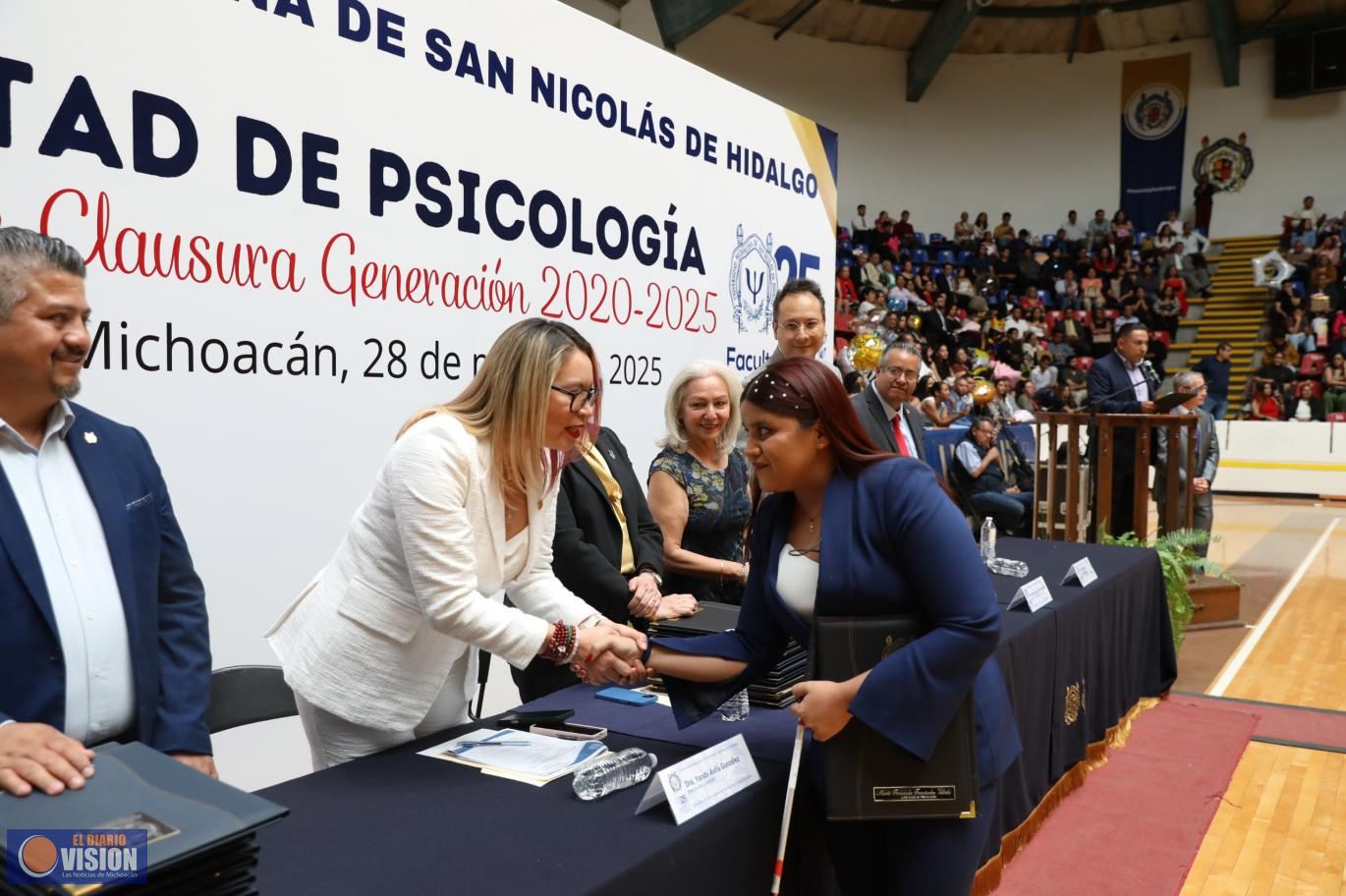Trabajemos por una sociedad más justa e igualitaria, convoca Yarabí Ávila a egresados de Psicología