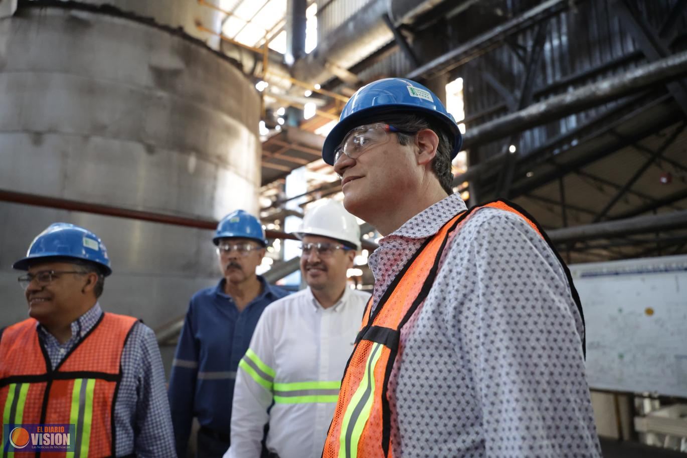 Visita Alfonso Martínez ingenio de azúcar en Santa Clara, Tocumbo