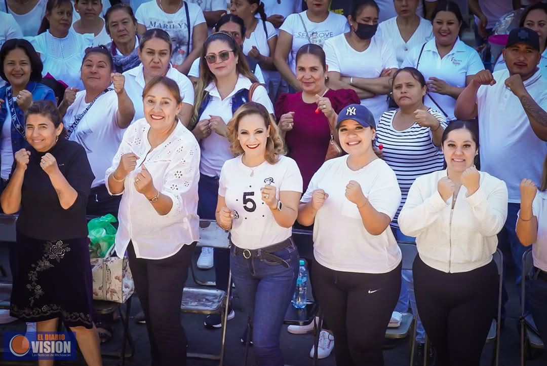 La alcaldesa Graciela Hernández Arreola, encabezó la Clase Nacional de Boxeo en Turicato