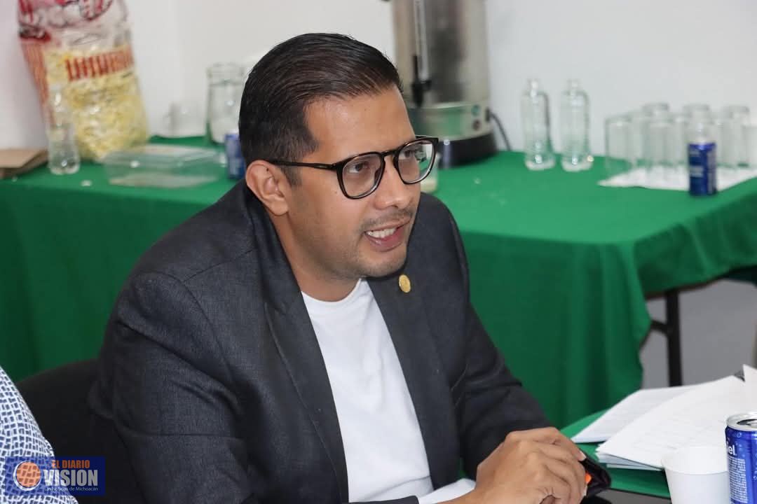 Sumar esfuerzos para preservar lenguas originarias: Conrado Paz 