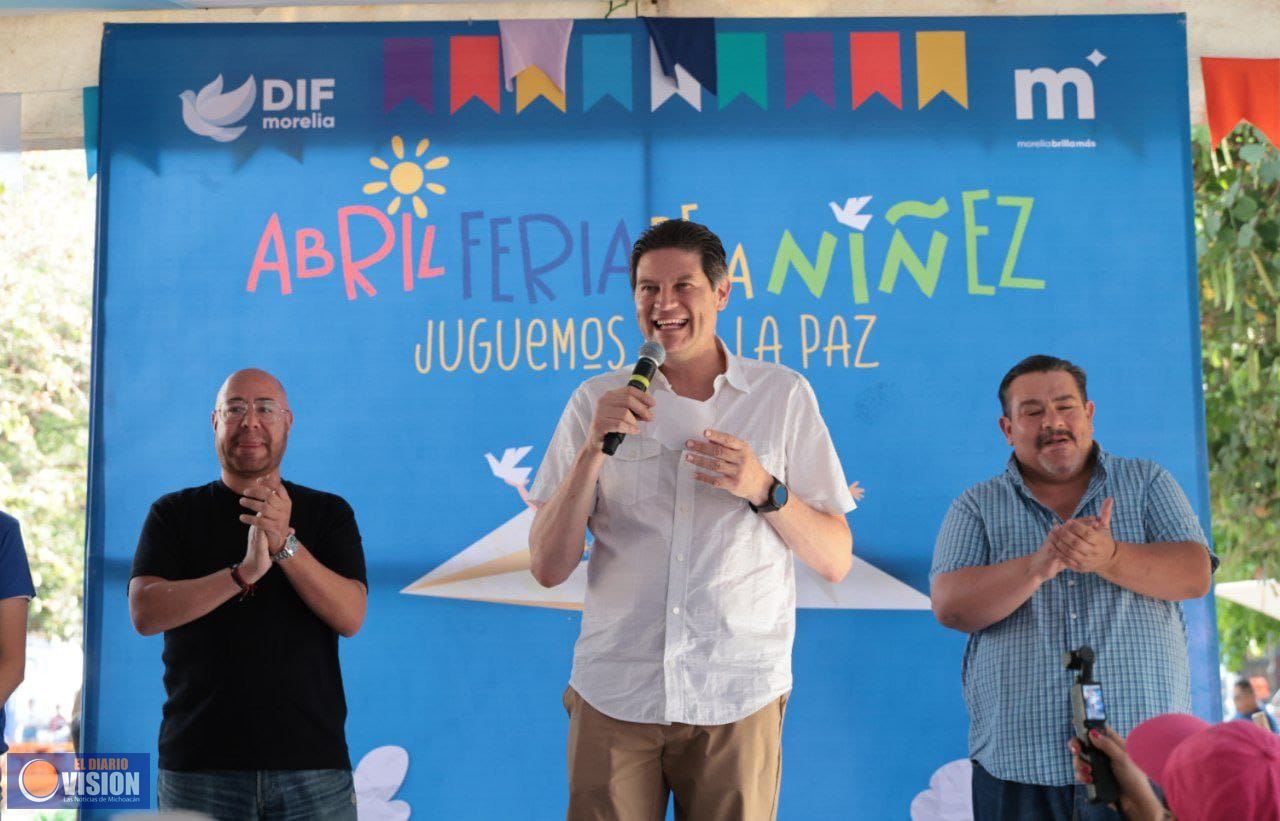 Con inflables gigantes, DIF Morelia celebra a las y los niños