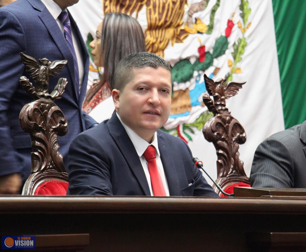 Presenta Vicente Gómez iniciativa para incluir la violencia digital en la Ley de Derechos de NNA