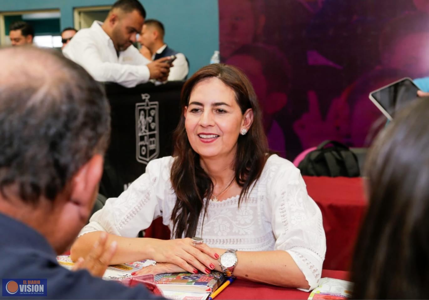 Transformación educativa en Puruándiro beneficia a 900 docentes