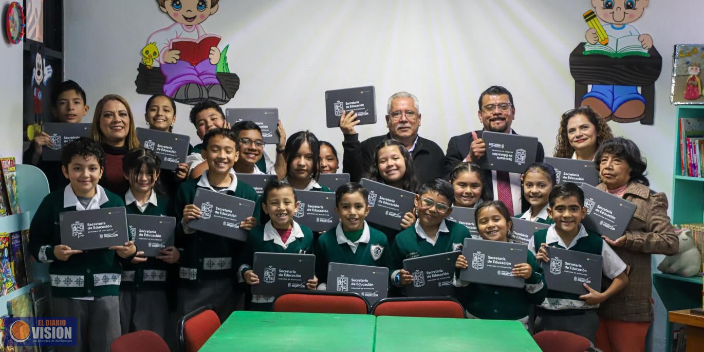 Docentes hoy realizan su labor con mejores herramientas tecnológicas